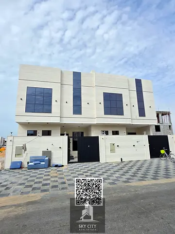 Own a uniquely designed villa, complete with registration and ownership fees, ready to move in directly from the owner. Freehold ownership for all nat