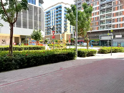 Perfect location brand new building amazing shop available now