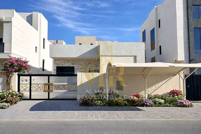 فيلا بسعر شامل رسوم تركيب المكيفات على الشارع الرئيسي جاهزة للسكن في أرقي مناطق عجمان تملك حر لجميع الجنسيات بدون دفعة مقدمة. .