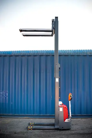 2026 Zoom Electric Stacker