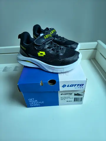 Lotto boy velcro running shoes,size 28