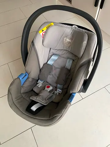 Cybex Aton 5 Infant Car Seat + Stroller Adapters (Excellent Condition)