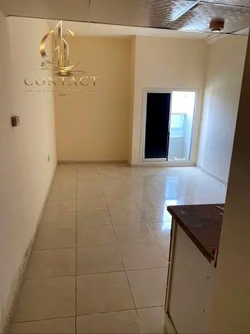 🔥 للايجار استوديو في الروضة 2 – عجمان 🔥  🏡 استوديو مميز بسعر مناسب وموقع حيوي قريب من جميع الخدمات: