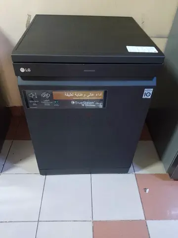 LG Latest Model Dishwasher 3 Rack like New Condition