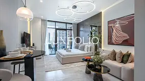 Modern | Burj View | Multiple Cheque's