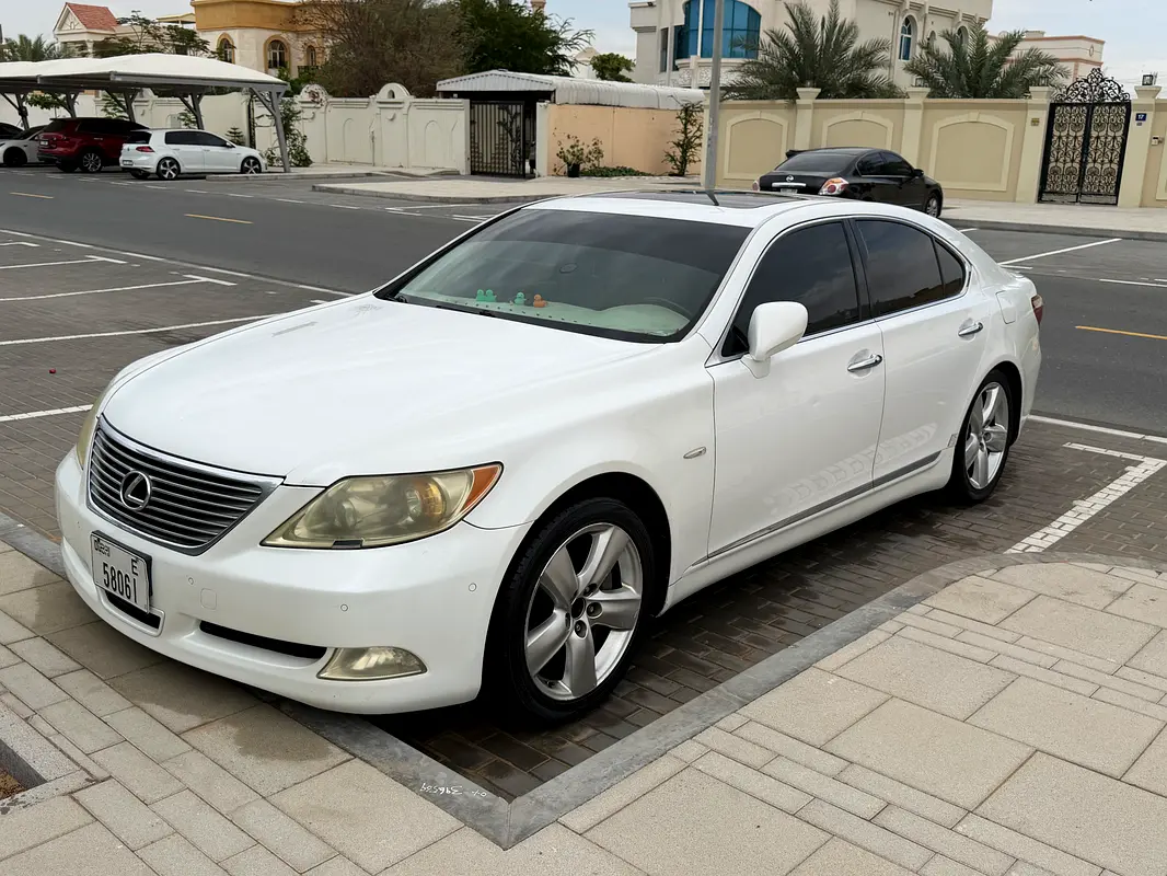 Lexus LS-Series 2007 — photo 1 of 6