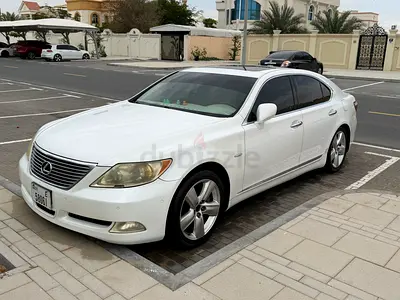 Lexus LS-460 GCC - Good condition