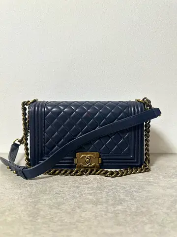 Medium Navy Quilted Chain Shoulder Bag (Boy-style) - Good Condition