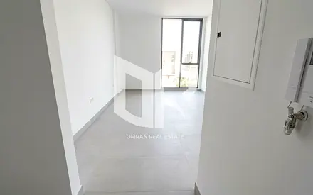 استوديو مؤجَّر | دخل إيجاري فوري | عائد استثماري قوي | موقع مطلوب في الشارقة