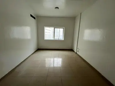 تامين شيك لايصرف|غرفة وصالة علي شارع الخان خلف متاجر افاميا|مخر ج دبي|صيانة مجانية