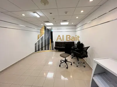 Office inside a commercial center in a prime location – close to all services with free air conditioning