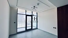 Ready to move | Next to Metro | Pool Facing