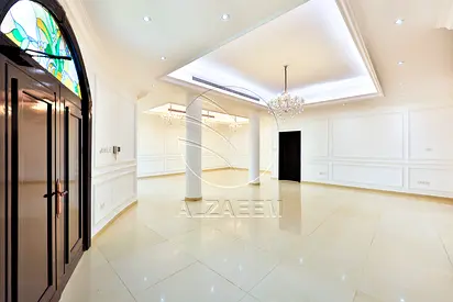 √Vacant! Brand New Condition | Private Entrance√