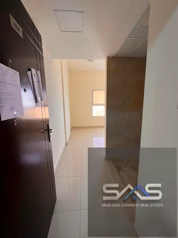 لإيجار السنوي استديو مطبخ شبة منفصل تكييف مركزي مساحات واسعه وموقع مميز مقابل الشارقة وقريب من مخرج محمد بن ذايد منطقه النعيميه 3