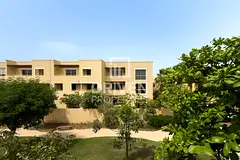 Beautifully Renovated | Single Row | Vacant