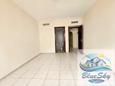 CHEEP PRICE 2BHK WITH MASTER BEDROOM 2FULL BATHROOM CLOSE HALL RENT 35K