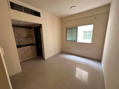 مطبخ منفصل _ سعر منافس جدا _ نادر الوجود _ تكييف مركزي _ الطريق مباشر
