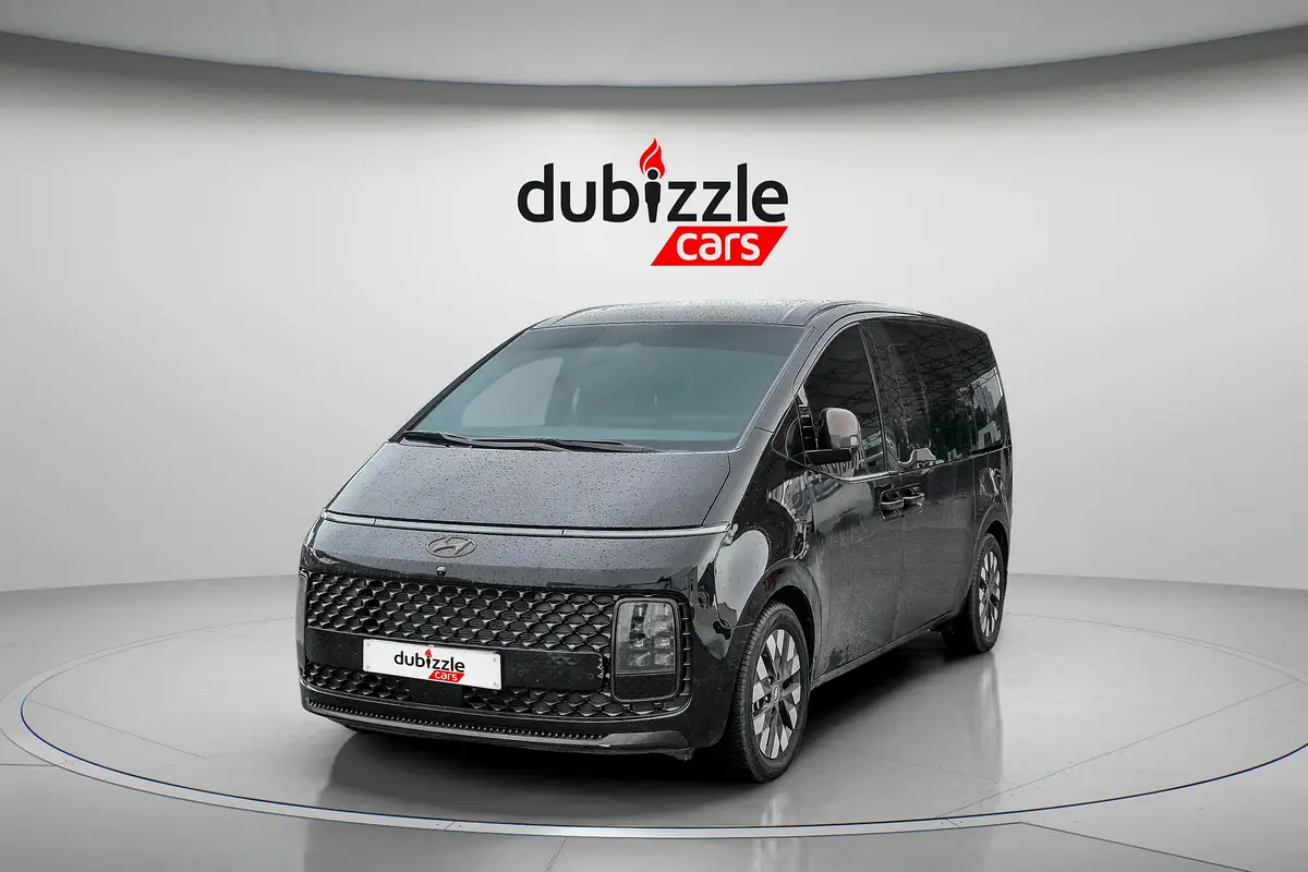 Hyundai Staria 2023 — photo 1 of 16