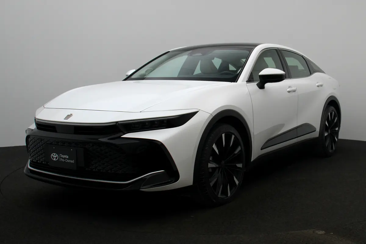 Toyota Crown 2023 — photo 1 of 20