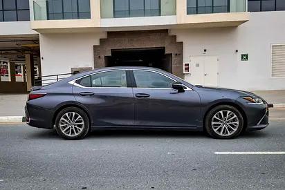 صورة 4 لـ 2023 Lexus ES-SERIES