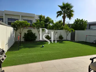 Garden | Spacious Townhouse | Ready to Move
