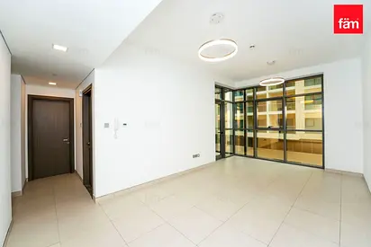 1 Spacious Bedroom With Hall Balcony Access|Vacant