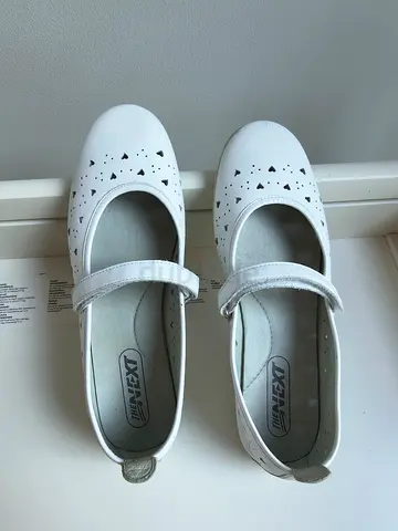 Ciciban girls leather shoes ,size 39