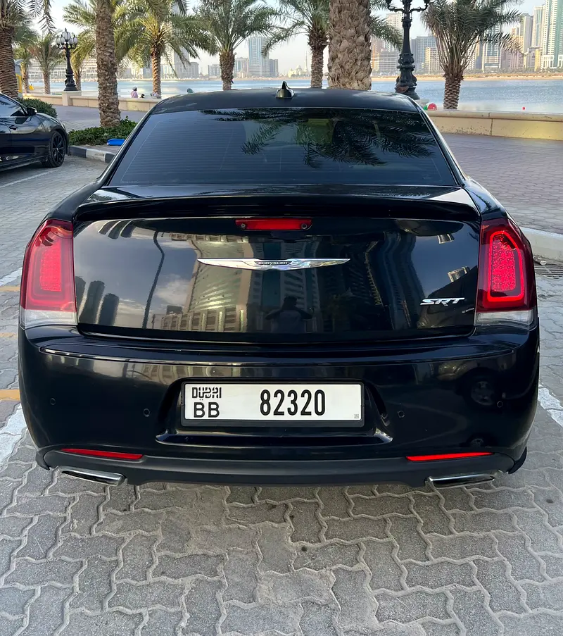 Chrysler 300C 2017 — photo 1 of 10