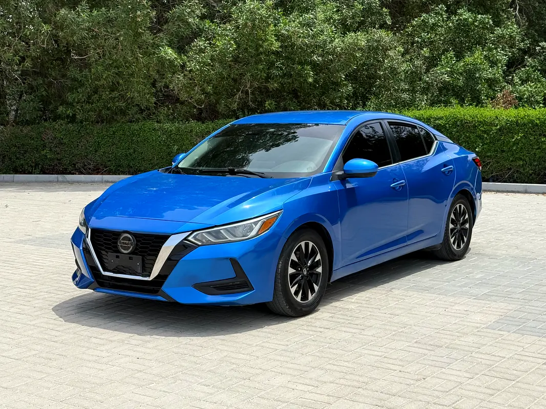 Nissan Sentra 2021 — photo 1 of 20