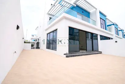 5BR Townhouse +Maid Room Brand New Vacant
