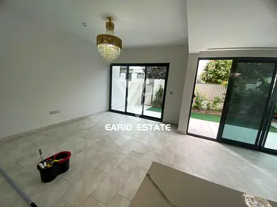 Spacious 4 BR | Corner Unit | Land Scaped Garden