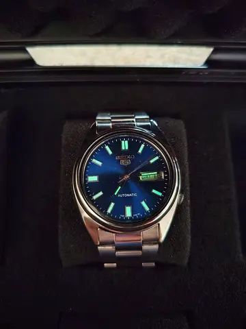 Vintage Seiko 5 Automatic Mens Watch with Blue Luminous Dial