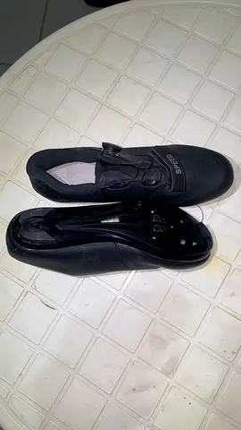 Road bike shoes