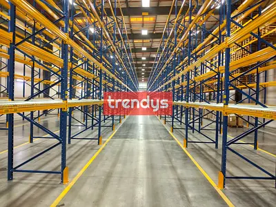 High End Warehouse for rent with Racking Loading Bay