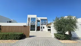 Stunning Villa | Single Row | Ready To Move