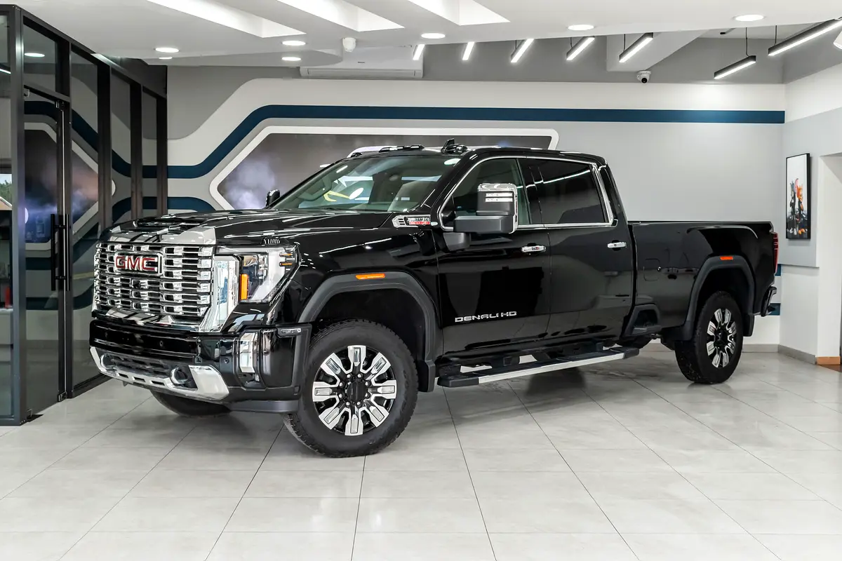 GMC Sierra 2025 — photo 1 of 17