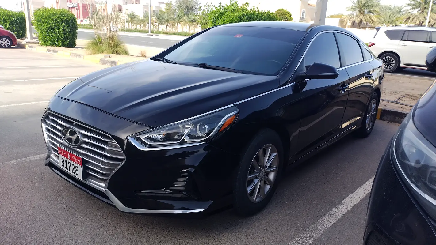 Hyundai Sonata 2018 — photo 1 of 16
