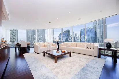 DIFC View | Multiple Cheques | No Pillars