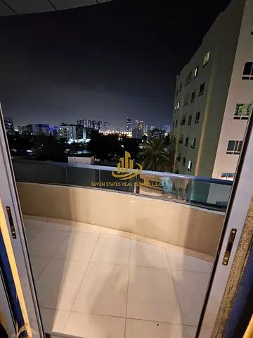 استديو للبيع في ابراج فالكون اطلالة مفتوحة مع باركن بتشطيب ممتاز