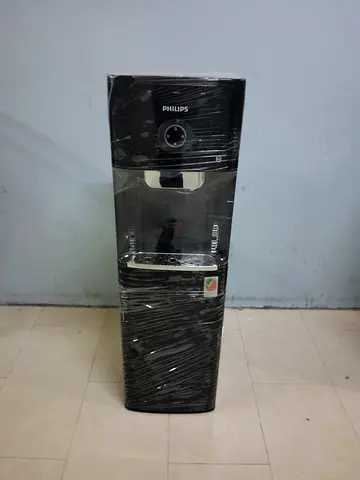 Bottom load water dispenser