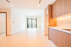 Spacious Layout | Ready &amp; Vacant | Prime Location