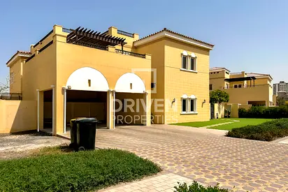 Vaastu Compliant | Exclusive | Ready to Move in