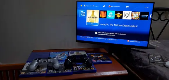 PS4 Pro 1TB + 7 Games + LG 25” Gaming Monitor – Excellent Condition