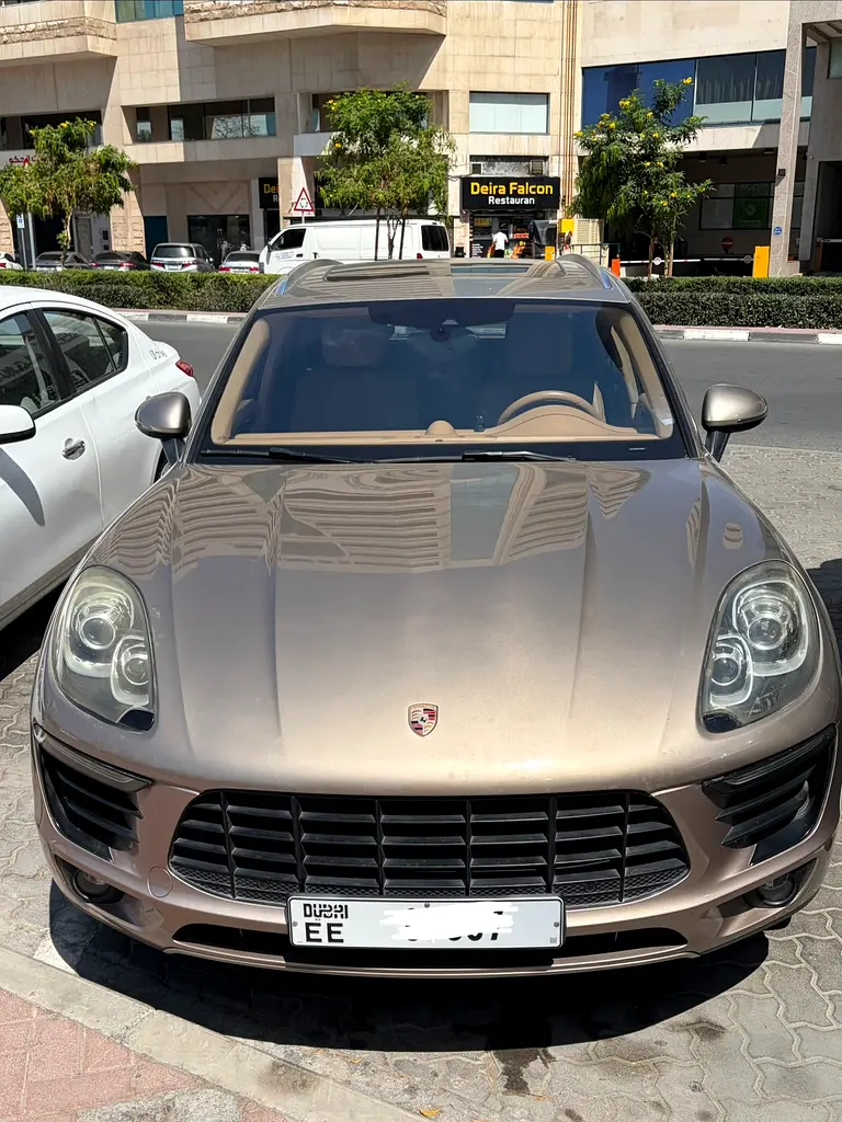 Porsche Macan 2015 — photo 1 of 9