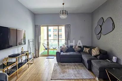 Vacant | Renovated | Furnished