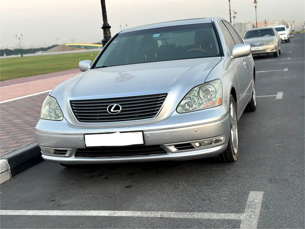 Lexus LS-Series 2004 — photo 1 of 6