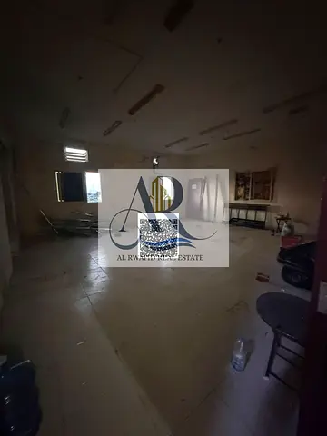 9 غرف 🏢 سكن عمال للإيجار في الجرف الصناعية 1 – عجمان | سعر شامل 🔥