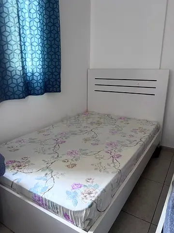 Twin size bed