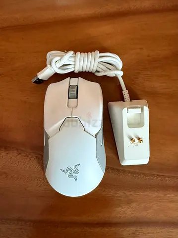 Razer Viper Ultimate White gaming wireless mouse with charging dock (used, working)