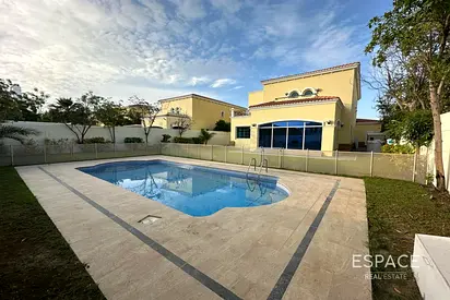 Landscaped - Private Pool - Large Plot